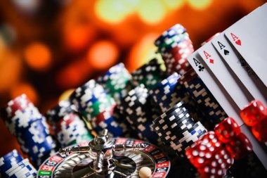 Teen Patti রাউন্ডের একটি স্ন্যাপশট, সমস্ত খেলোয়াড় সক্রিয় এবং ডিলার ফোকাসড